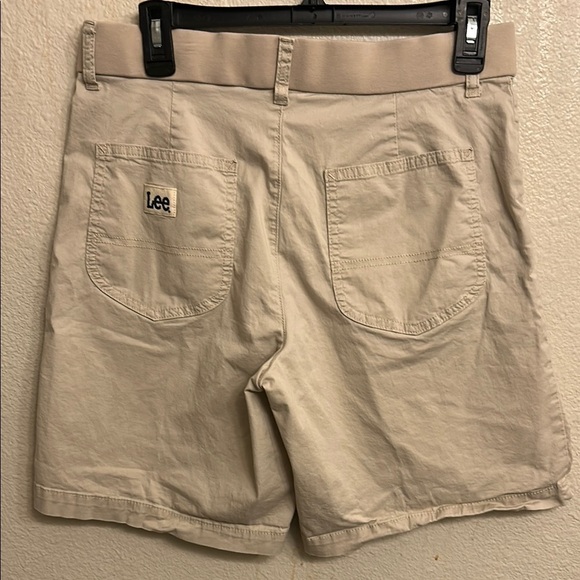 Lee Women Casual Tan Pockets Shorts Size 10 - Picture 3 of 3